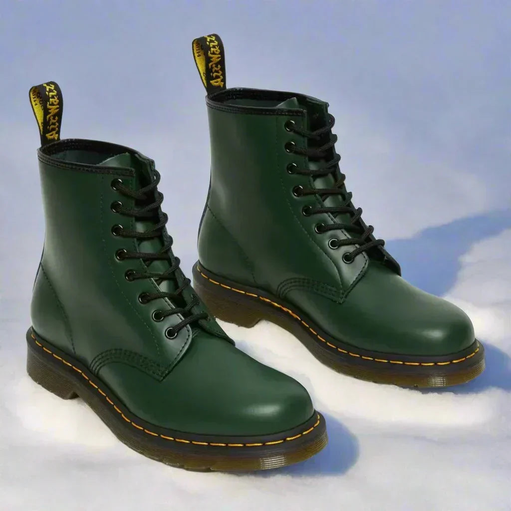 Robuste klassische Damen Schnürstiefel im zeitlosen Design, perfekt für Komfort und Stil im Alltag.