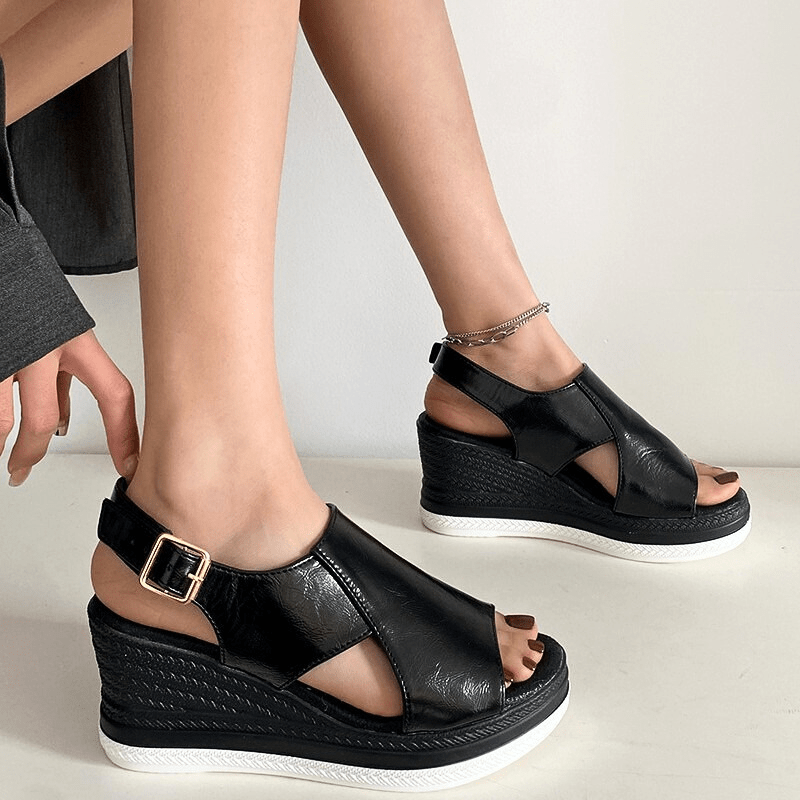 Damen Sommerschuhe: Orthopädische Plateausandalen in Silber, stilvoll & komfortabel.