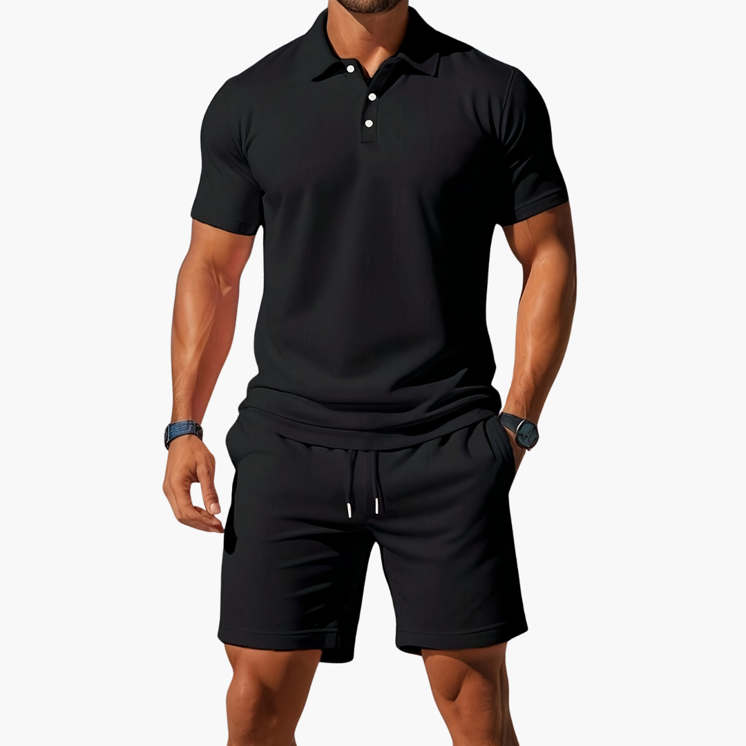 Stylisches Herren Sommer Set: Komfortables Polohemd & kurze Shorts – der perfekte Zweiteiler für den Sommer.