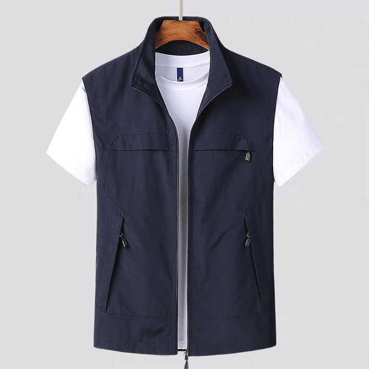 Fashion Weste für Herren, Slim Fit, mit Reißverschluss. Ärmellose Männerweste für kalte Tage.