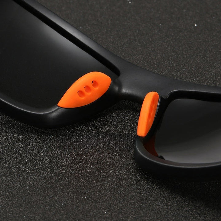 Robuste Herren Sport-Sonnenbrille mit UV-Schutz, polarisierten Gläsern & ergonomischem Design für Outdoor.
