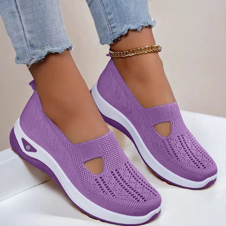 Sportlicher Damen Slip-On Sneaker. Leichter, atmungsaktiver Schuh für Freizeit & entspannte Aktivitäten.