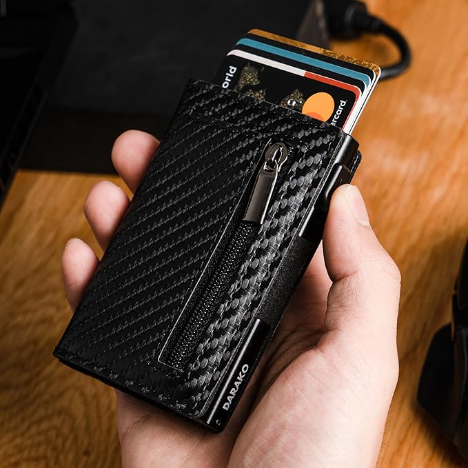 RFID Slim Wallet geöffnet, zeigt Kartenfächer und Scheinfach, sicheres und kompaktes Portemonnaie.
