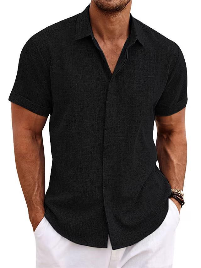 Modern geschnittenes Herren Kurzarmhemd, figurbetont. Elegantes Sommerhemd für stylische Herrenmode.
