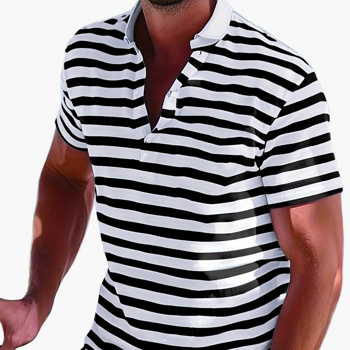 Vielseitiges Herren Maritim-Poloshirt mit Streifen, passend für viele sommerliche Anlässe.
