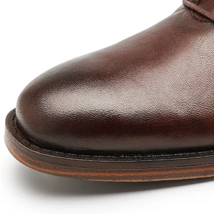 Moderner Herrenstiefel, elegant und bequem, ideal für den stilvollen Mann im Alltag.