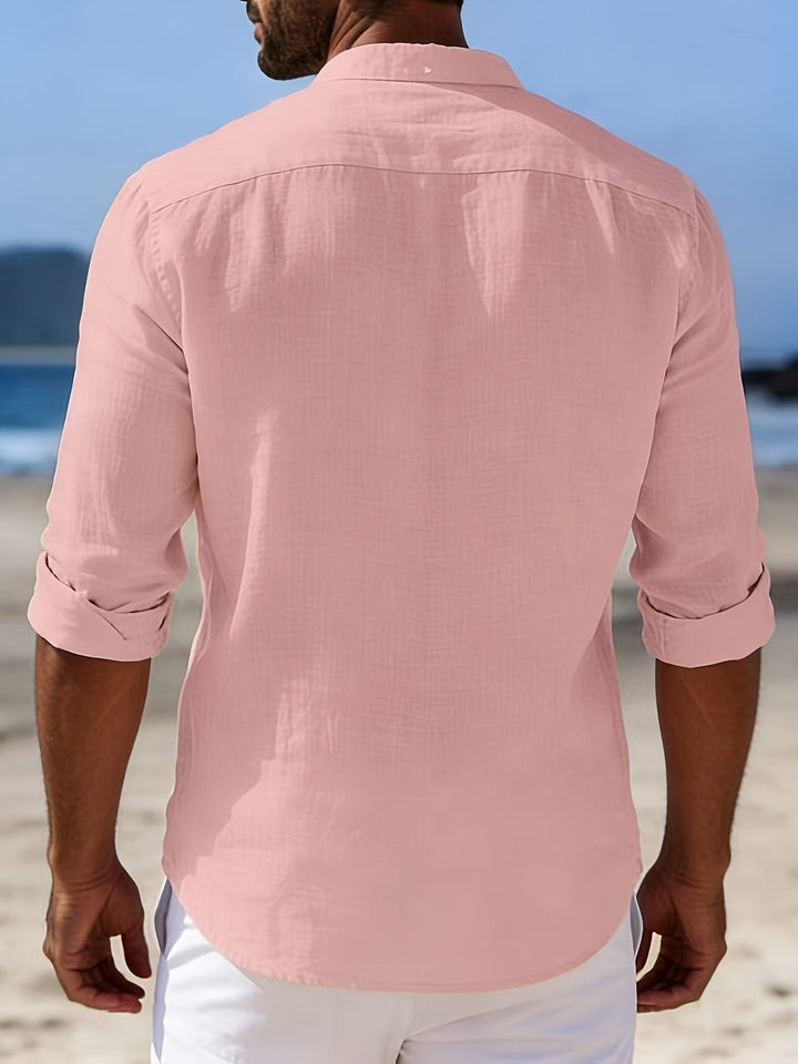 Modernes Herren Strandhemd, leichtes Kurzarmhemd für einen coolen Sommerlook. Perfekt für Urlaub & Freizeitmode.