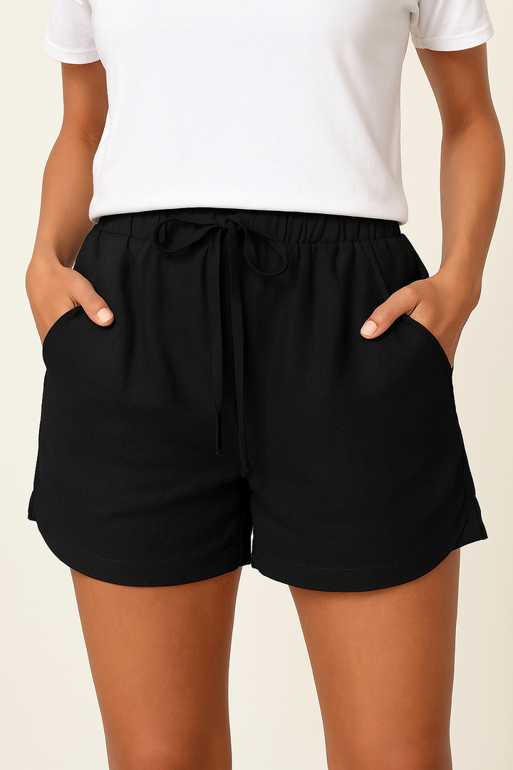 Stilvolle Damen Shorts mit weitem Bein für einen legeren Freizeit-Look oder Urlaubsmode im Sommer.