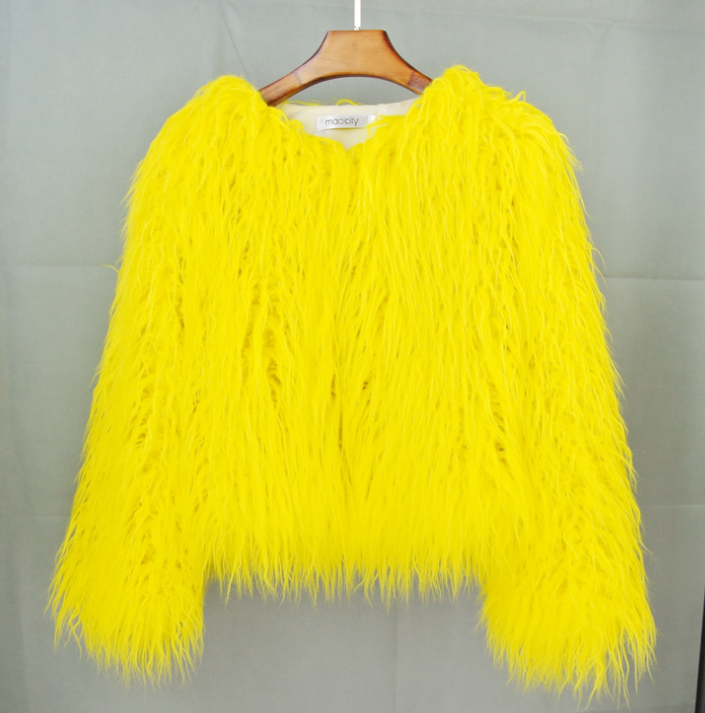 Moderner Damen Kunstpelzmantel Soraya, Fashion-Statement für die kalte Jahreszeit.