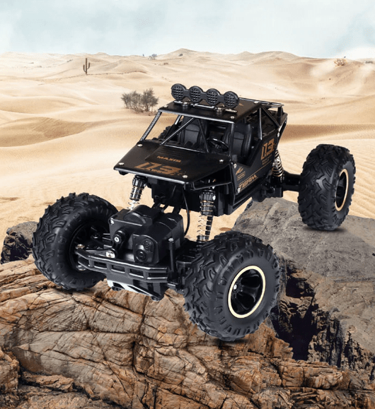 Modellfahrzeug RC Monster Truck, geländegängig mit Allradantrieb. Ein robustes Outdoor Spielzeug für Kinder.