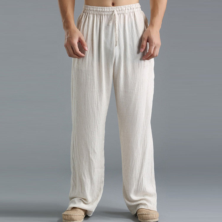 Bequeme Herren-Freizeithose in Weiß mit geradem Bein, entspannte Passform für Freizeit & Urlaub.