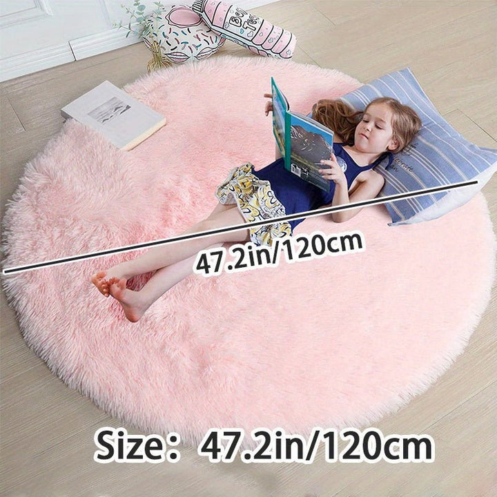 Großer runder Teppich, extra weich und plüschig, passend für modernes Home Decor.