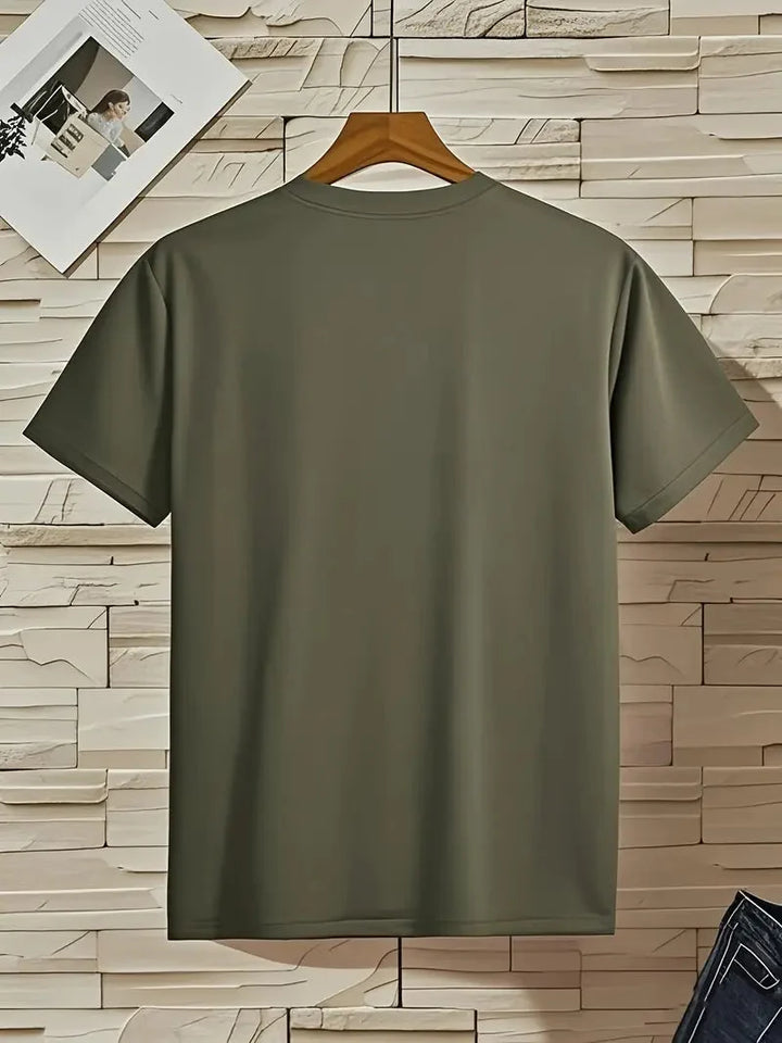 Schwarzes Herren Kurzarmshirt, V-Ausschnitt und Slim Fit, ideal für Sommer und Alltag.