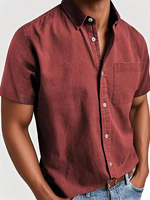 Elegantes Herren Sommerhemd mit kurzen Ärmeln, aus leichtem Stoff, perfekt für den Urlaub.