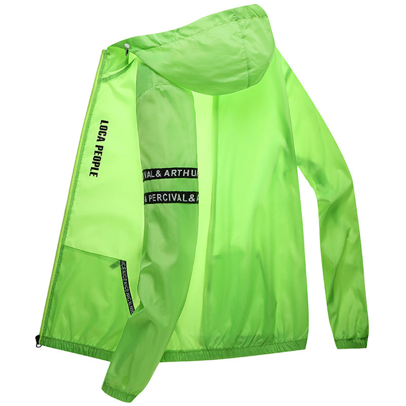 Leichte Herren Windbreaker Kapuzenjacke mit UV-Schutz & winddichter Funktion für Reise & Outdoor-Abenteuer.