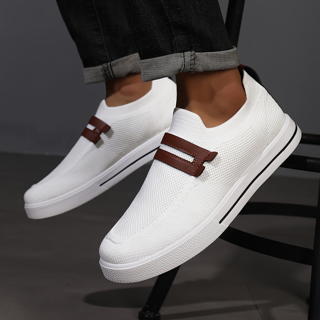 Moderner Herren Slip-On Sneaker, leichtes Material, atmungsaktiv für Sommer.