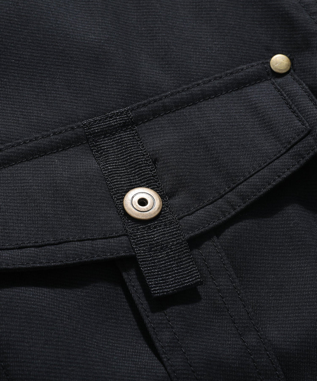 Herren Übergangsjacke in neutraler Farbe, strapazierfähig für Outdoor & Freizeit.