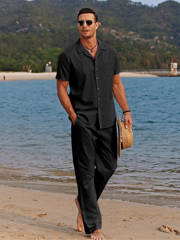 Entspanntes Herren Sommer-Strandset für warme Tage. Lässiger Look aus leichtem Stoff, perfekt für Urlaub.