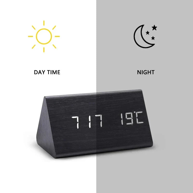 Gut lesbare Holz LED Digitaluhr mit Sprachsteuerung, Temperaturanzeige & einfachem Wecker für jeden Raum.