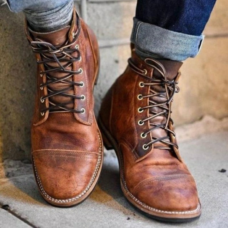Eleganter Khaki Herren Stiefel für den Alltag, gepolstert für Komfort. Klassischer Look, rutschfest.