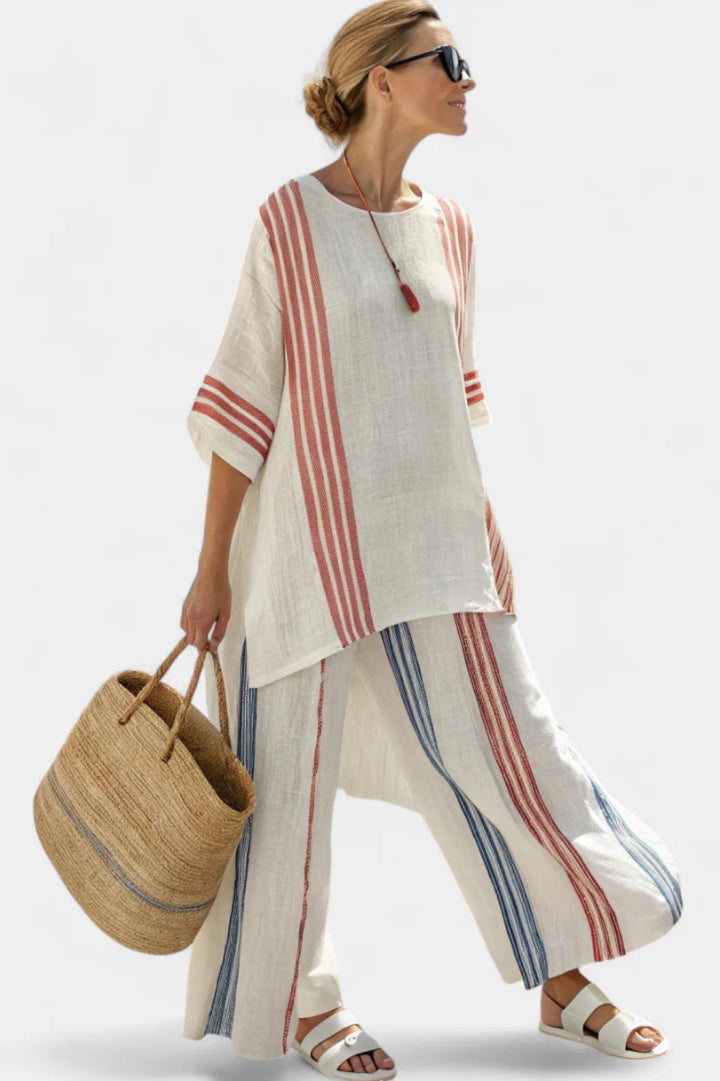 Bequemes Damen Sommer Outfit: Lockere Boho Tunika & weite Hose mit Streifen. Ideal für Strand.