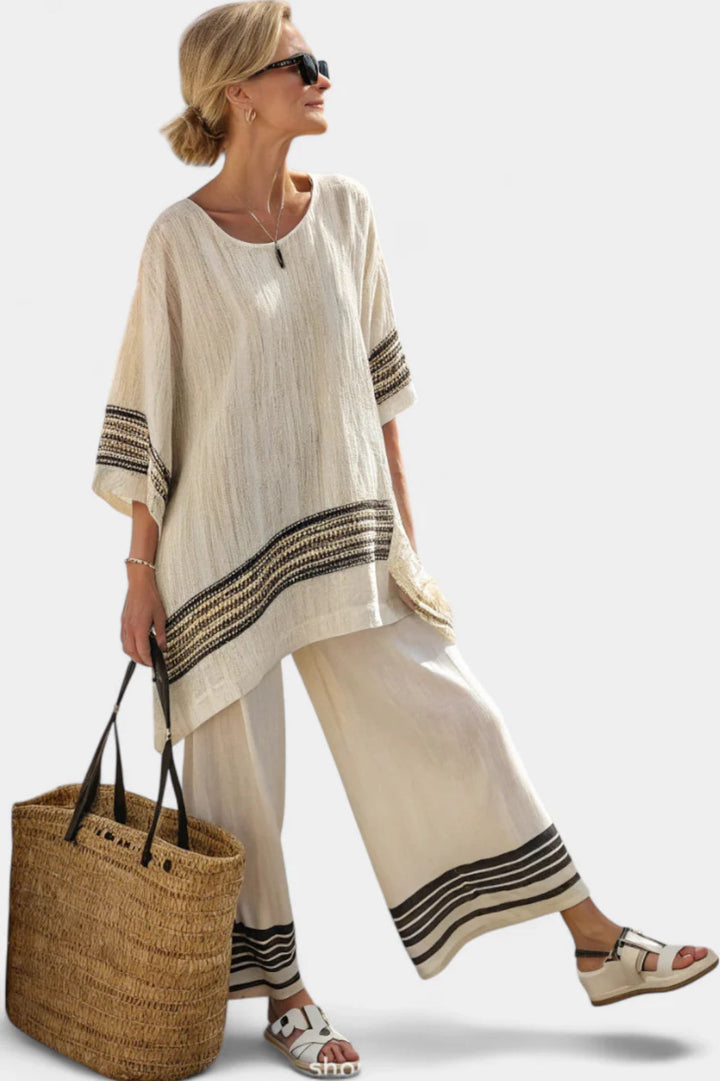 Zweiteiliges Damen Sommerset: Gestreifte Tunika & weite Hose. Perfekt als Freizeit- und Reisekleidung.