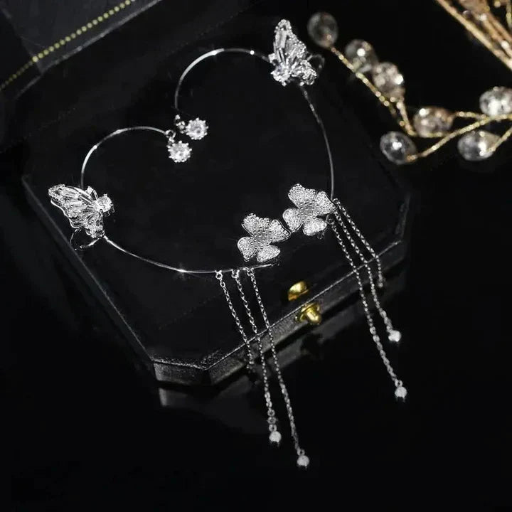 Damen Ohrclip mit funkelndem Schmetterling, Zirkonia-besetzt, als elegante Ohrmanschette ohne Piercing.