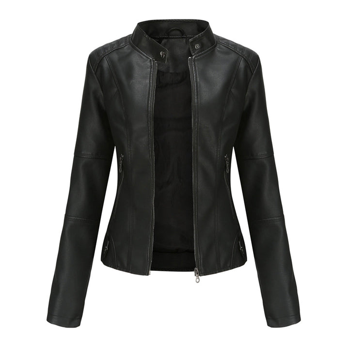 Detailansicht der strukturierten Oberfläche der eleganten Damen Kurzjacke, vielseitig.