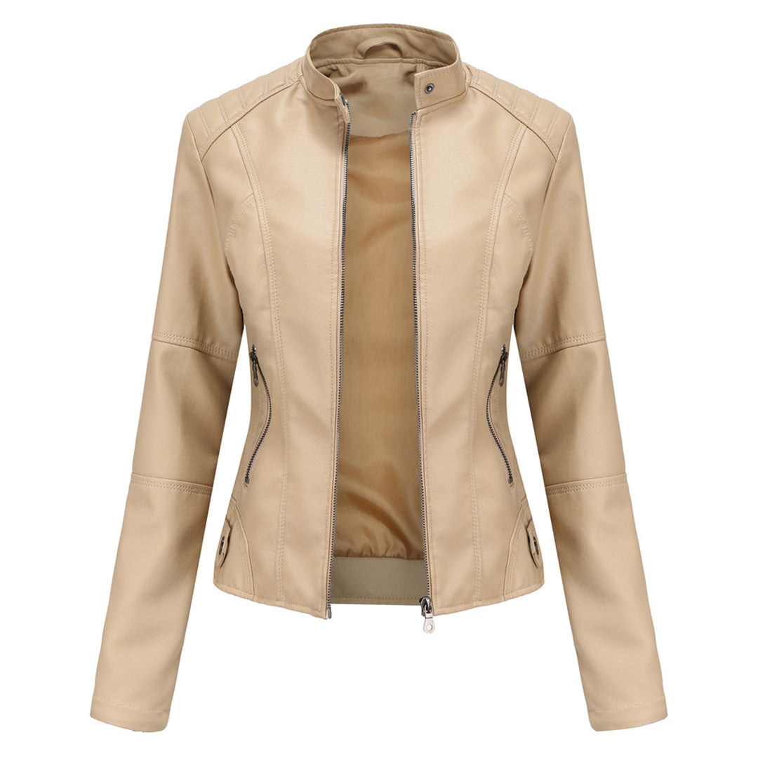 Offen getragene, stilvolle Damen Kurzjacke, vielseitig für Übergang & Mode.