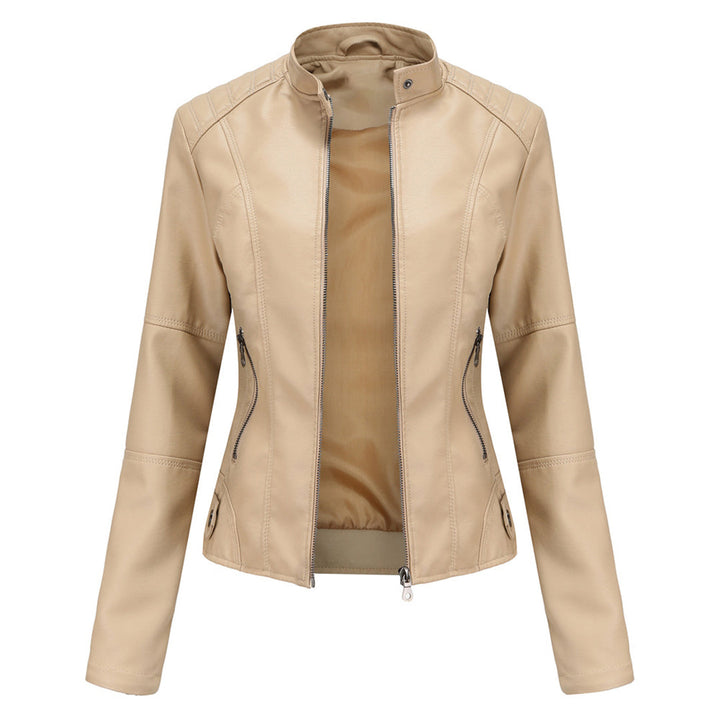 Offen getragene, stilvolle Damen Kurzjacke, vielseitig für Übergang & Mode.