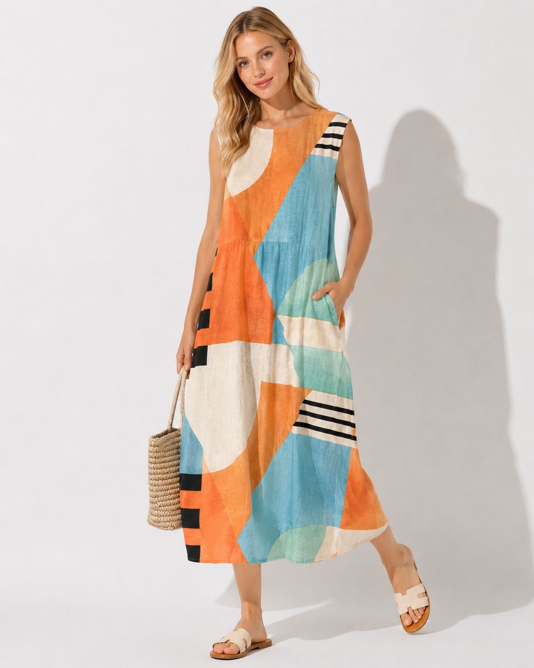 Ärmelloses Damen Sommerkleid mit elegantem Blumenprint, perfekt als leichtes Freizeit- oder Urlaubskleid.