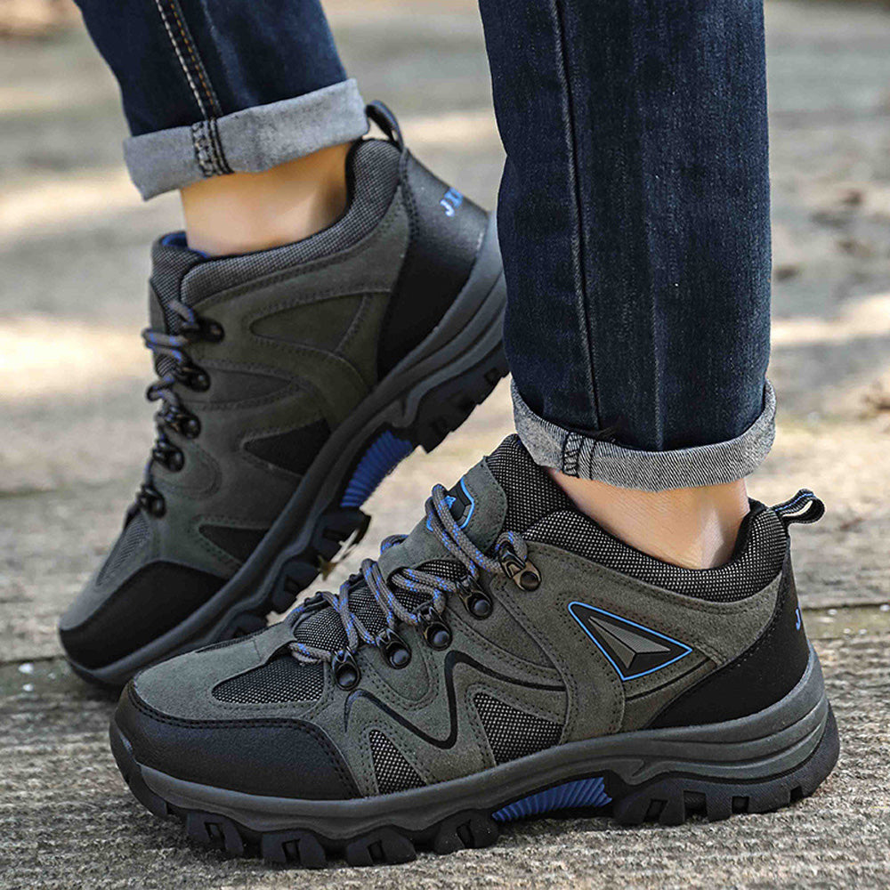 Profil der rutschfesten Sohle von Outdoor-Schuhen, für besten Grip im Gelände beim Trekking.