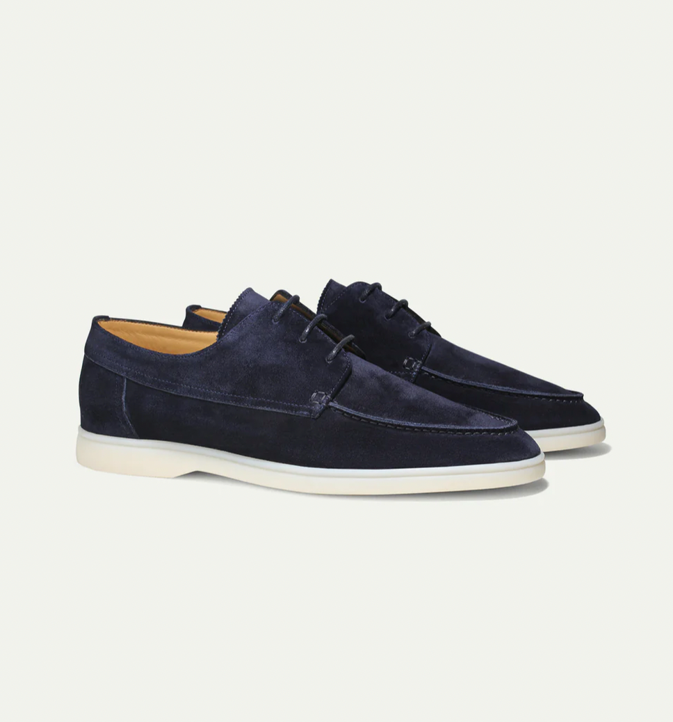Stilvoller Herren Slip-On Loafer in Seitenansicht, perfekt als Alltagsschuh & Business-Schuh.