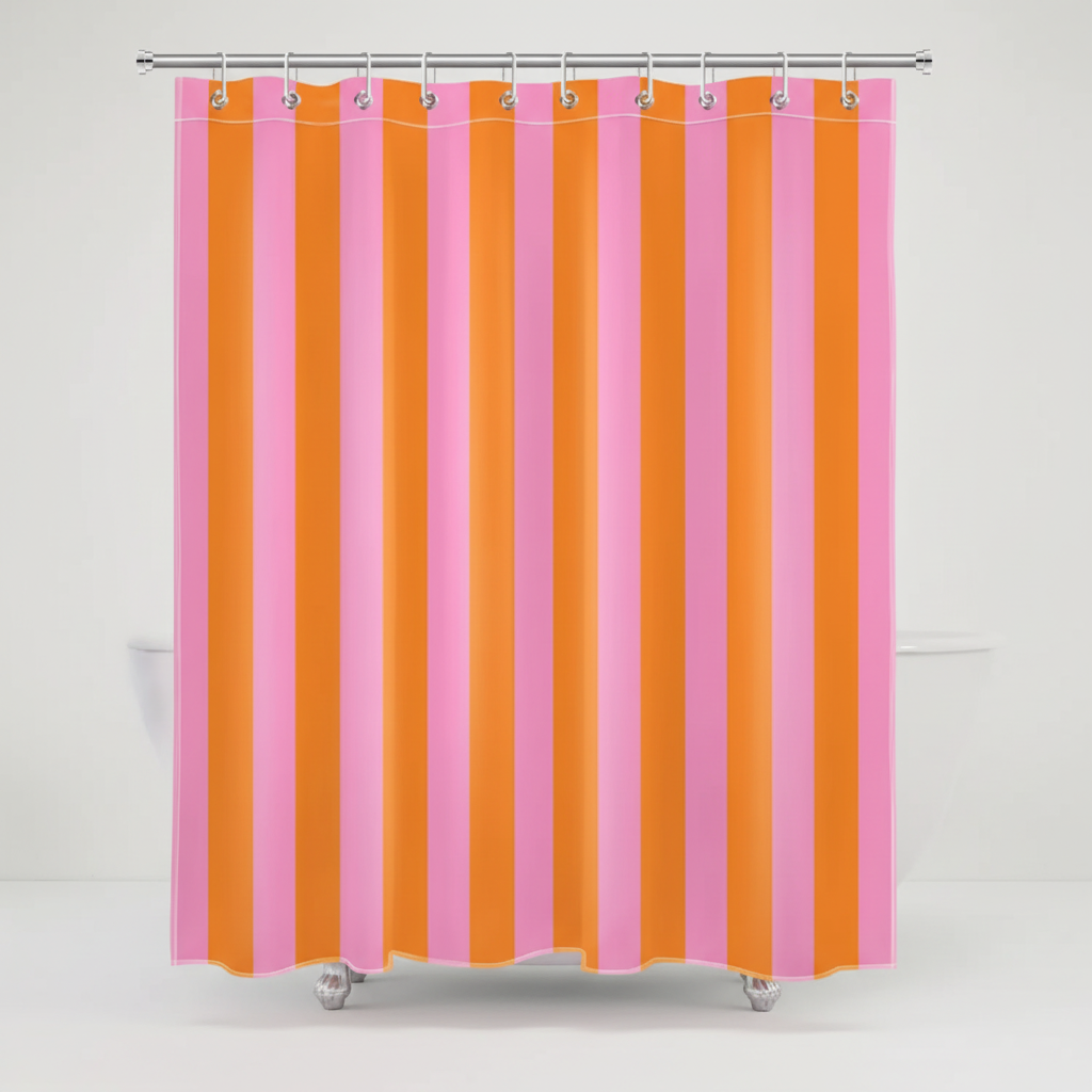 Stilvoller Boho Streifen-Duschvorhang "Stripelight" im Badezimmer, schafft eine moderne & gemütliche Atmosphäre.