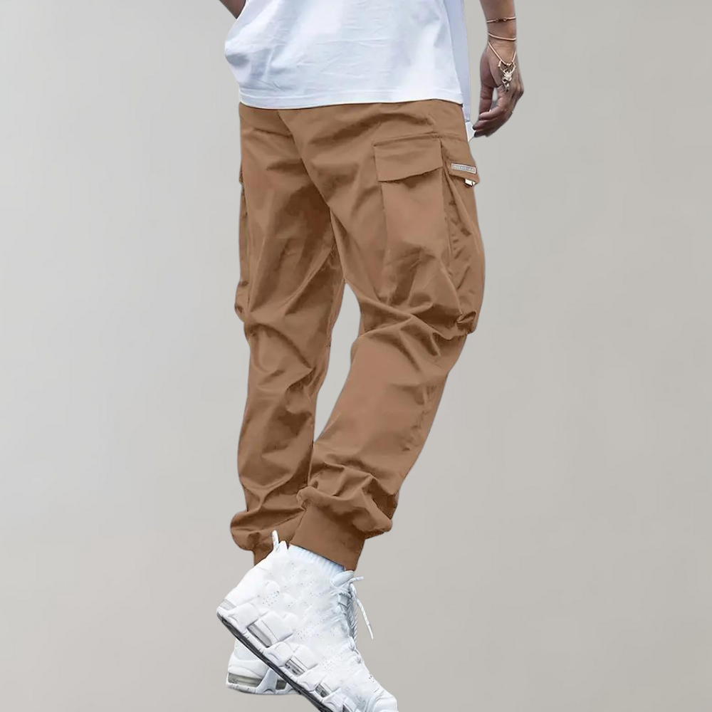 Herren Cargo-Hose mit vielen praktischen Taschen, locker sitzend & atmungsaktiv, perfekt für Outdoor & Alltag.
