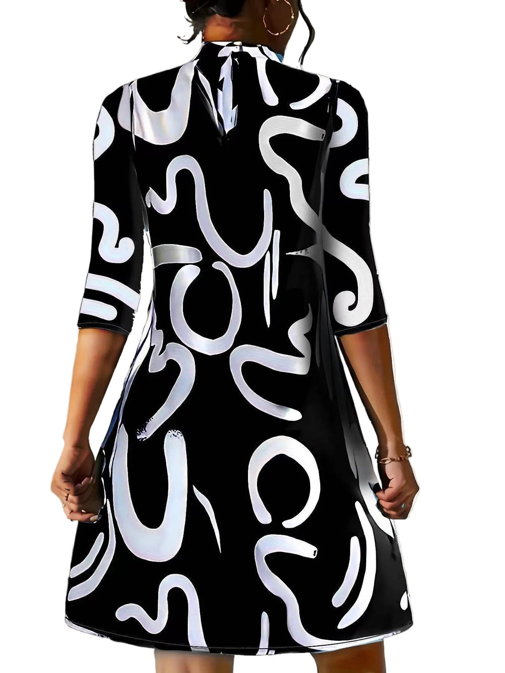 Elegantes Damen Printkleid, Mini-Länge, mit stilvollem Kragen. Perfektes Alltagskleid für einen modischen Look.