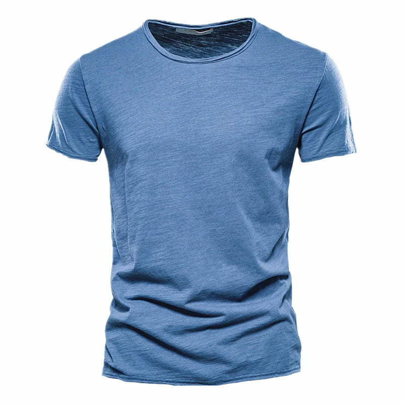 Lässiges Herren Reise T-Shirt, atmungsaktiv & bequem, ideal für lange Fahrten oder Flüge.