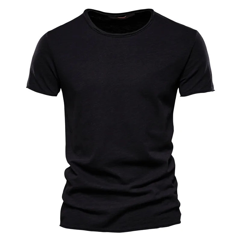 Unifarbenes Herren Slim Fit Rundhals T-Shirt, kurzärmelig, vielseitig für Alltag & Sommer.