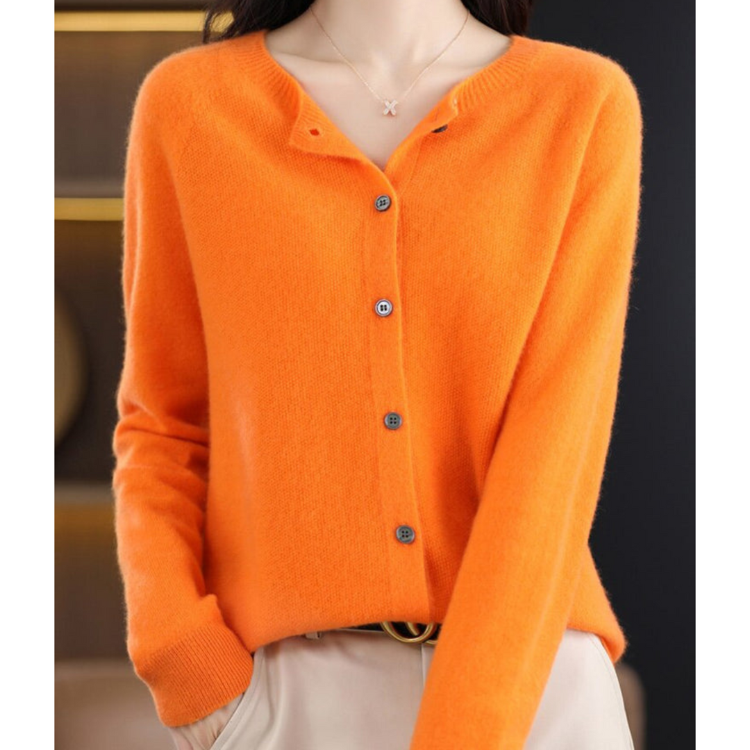 Gemütlicher Damen Strickcardigan mit Rundhals, ideal für entspannte Freizeit-Outfits.