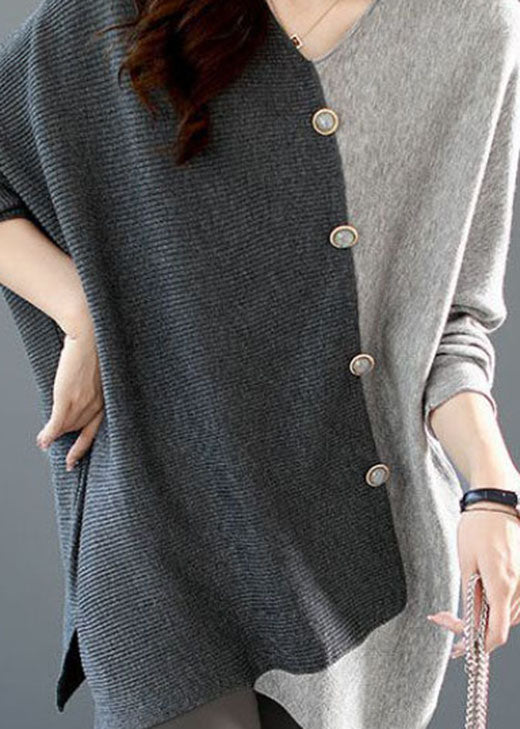 Damen Langarm-Strickshirt mit auffälligem asymmetrischem Patchwork. Lockerer, moderner Pullover für einzigartigen Freizeit-Look.