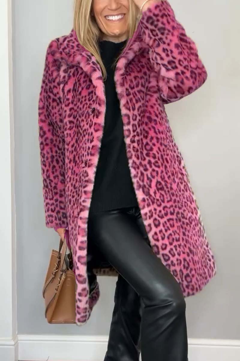 Exklusiver Damenmantel mit Leopardenmuster. Tailliert geschnitten für eine elegante und modische Ausstrahlung.