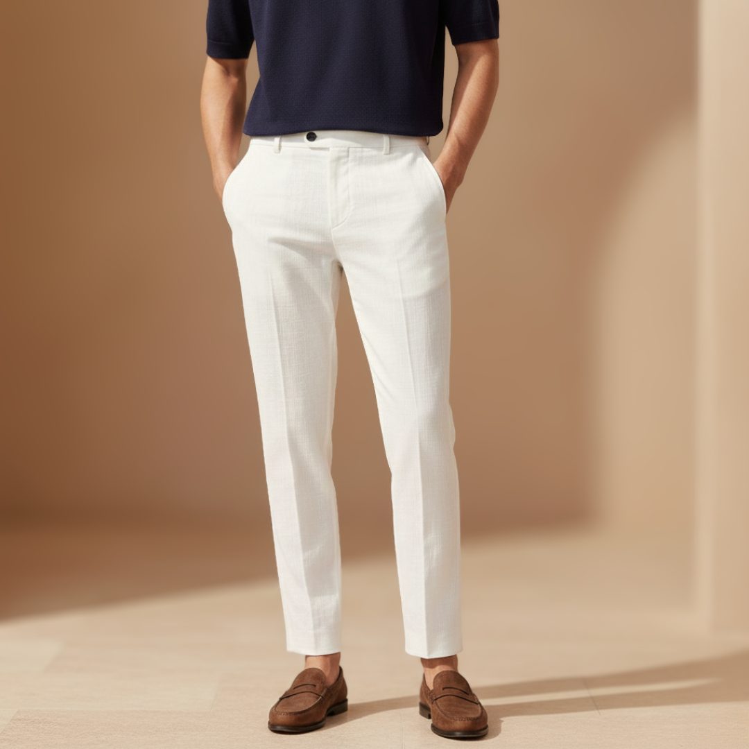Klassische Herren Stoffhose in Beige für eleganten Sommer-Look und Freizeit. Komfortabel mit geradem Schnitt.
