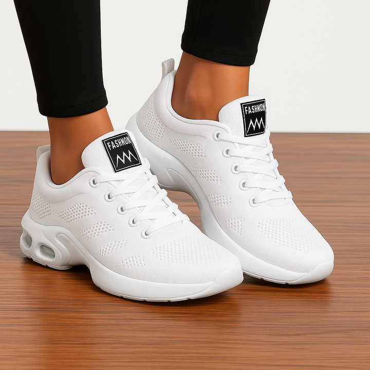 Damen Sneakers in sportlichem Stil. Leichte Schnürschuhe als Trainingsschuhe für Komfort bei jedem Schritt.
