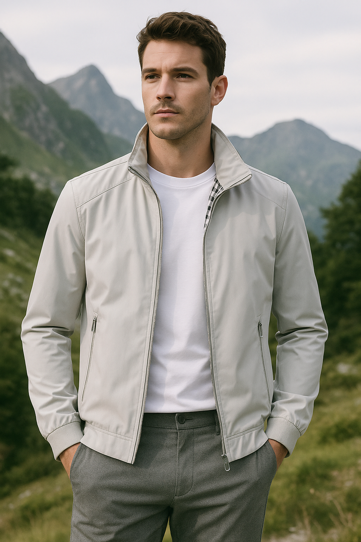 Stylische Männer Windjacke mit durchgehendem Reißverschluss. Die ideale Herbstjacke für Freizeit & Sport.