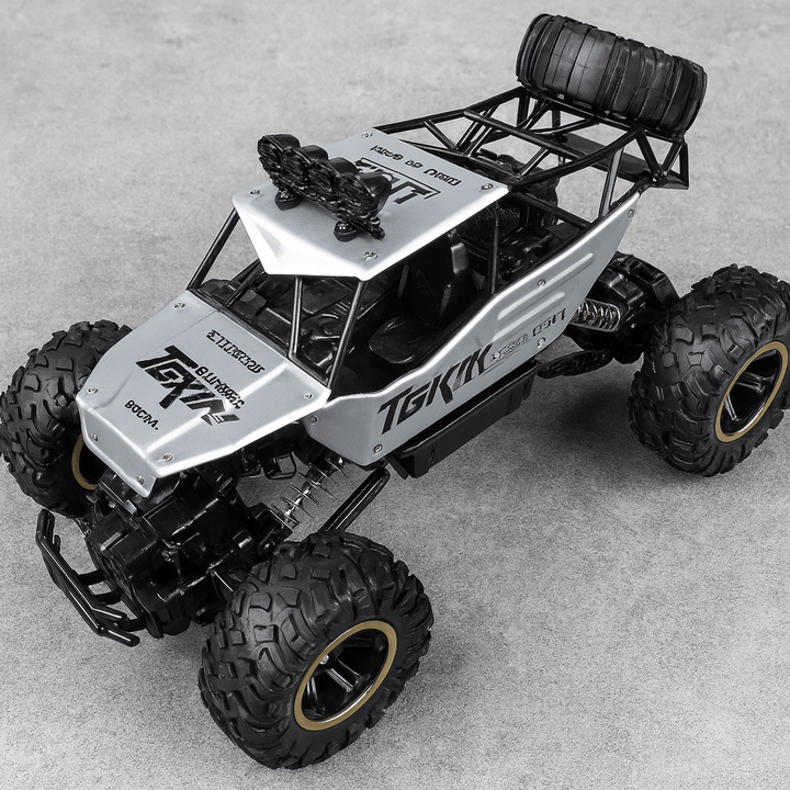 Detailreicher RC Monster Truck Geländewagen, ferngesteuert, mit Allradantrieb für ultimatives Outdoor-Spiel.