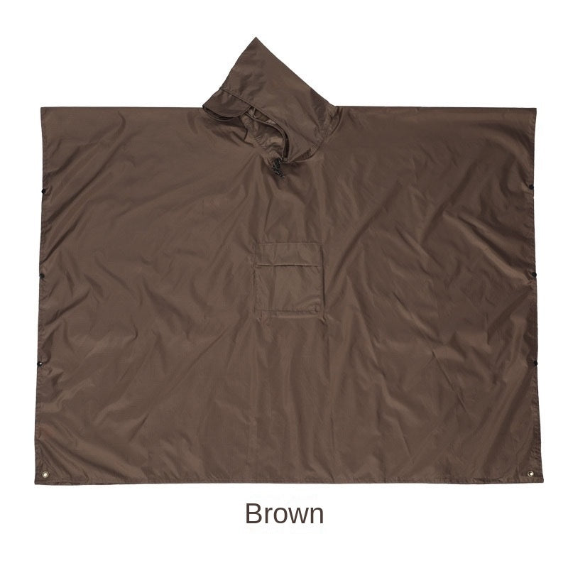 Stylischer Herren 3-in-1 Regenmantel. Perfekter Wetterschutz für Stadt, Natur und Festival-Mode.