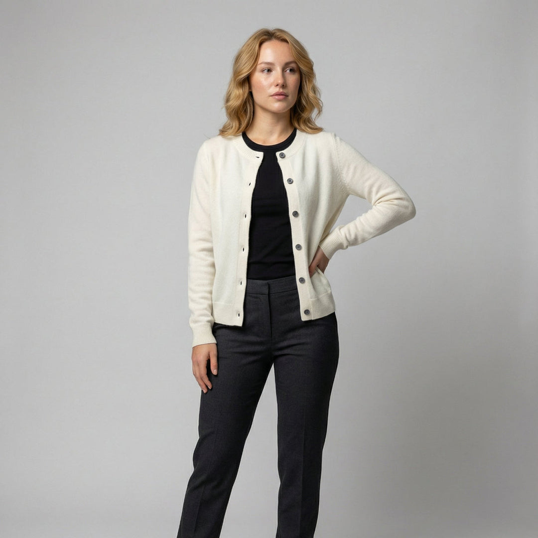 Eleganter Damen Strick-Cardigan mit V-Ausschnitt, Knopfleiste. Ideal für Herbst & Winter Layering.