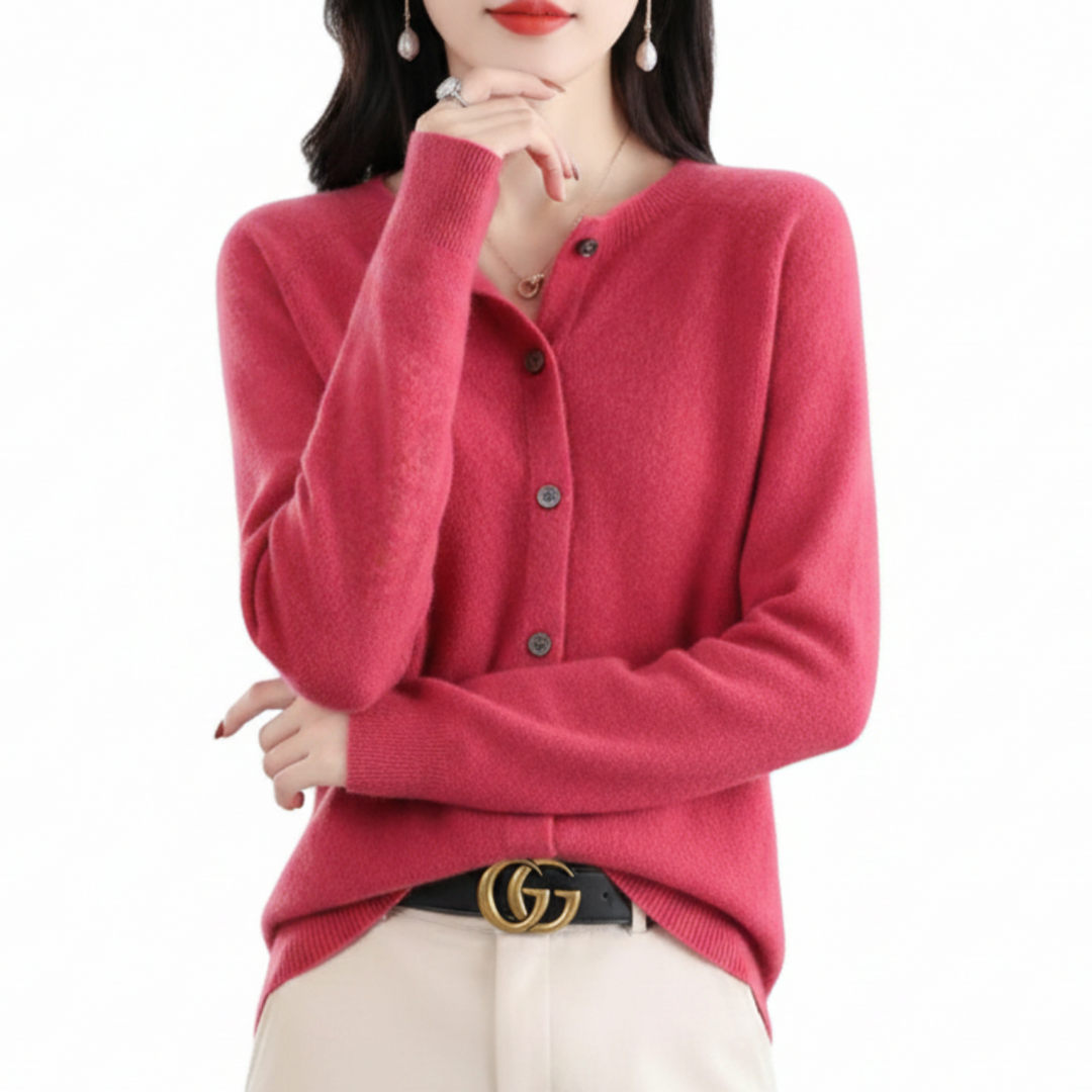 Moderner Damen Strick-Cardigan mit V-Ausschnitt & Knopfleiste. Ideal für stilvolle Layering-Looks.