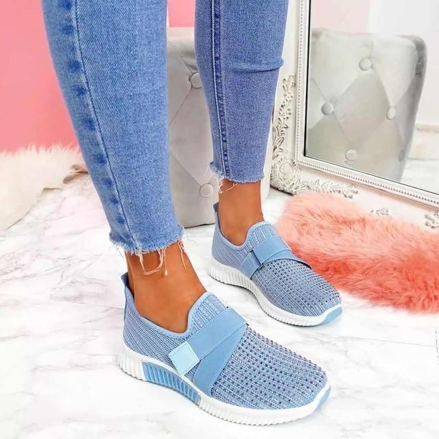 Moderner Damen Freizeitschuh mit Klettverschluss, ideal als leichter Sommerschuh.