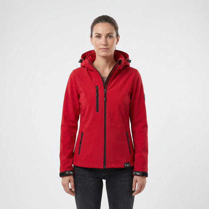 Wetterfeste Damen Softshelljacke mit Kapuze, winddicht & wasserabweisend, für jedes Outdoor-Abenteuer.